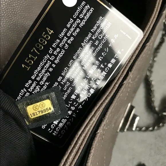 Chanel shoulder bag in grey caviar - Picture 16 of 16